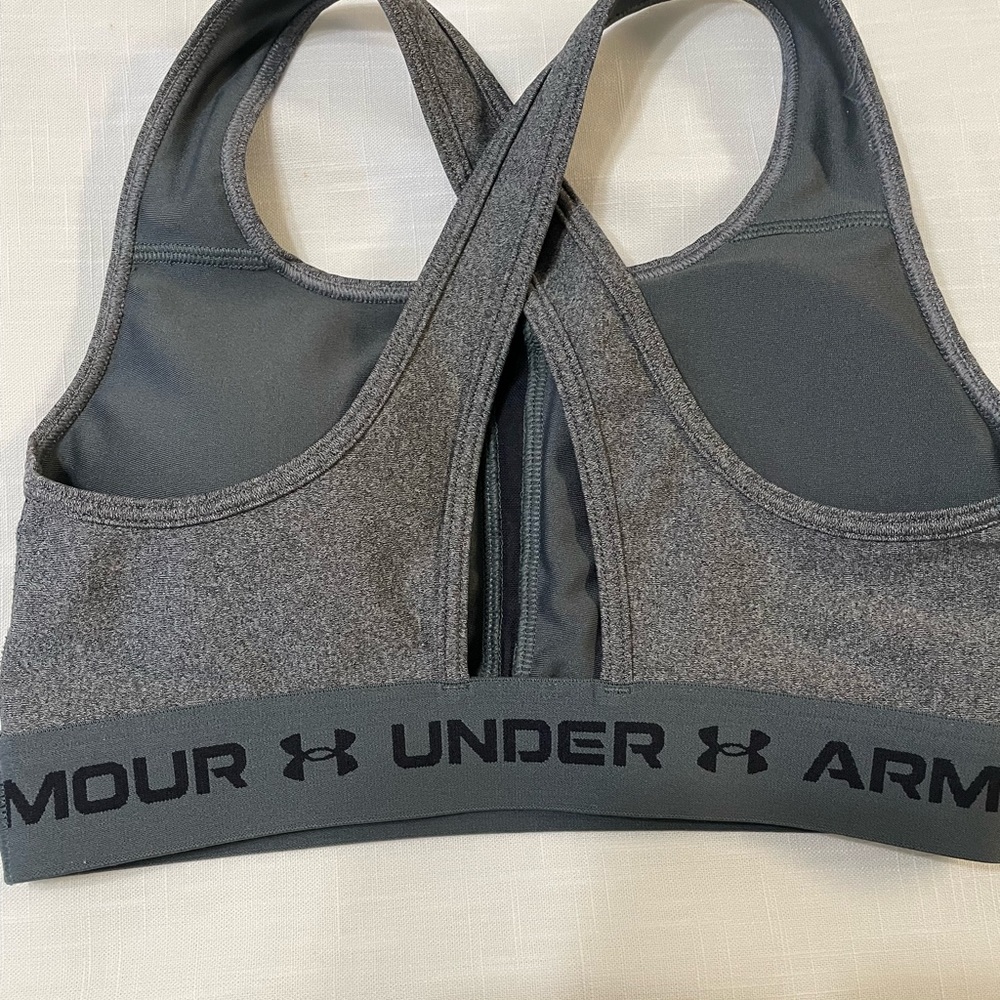 Under armour women’s crisscross sports bra - Picture 3 of 4